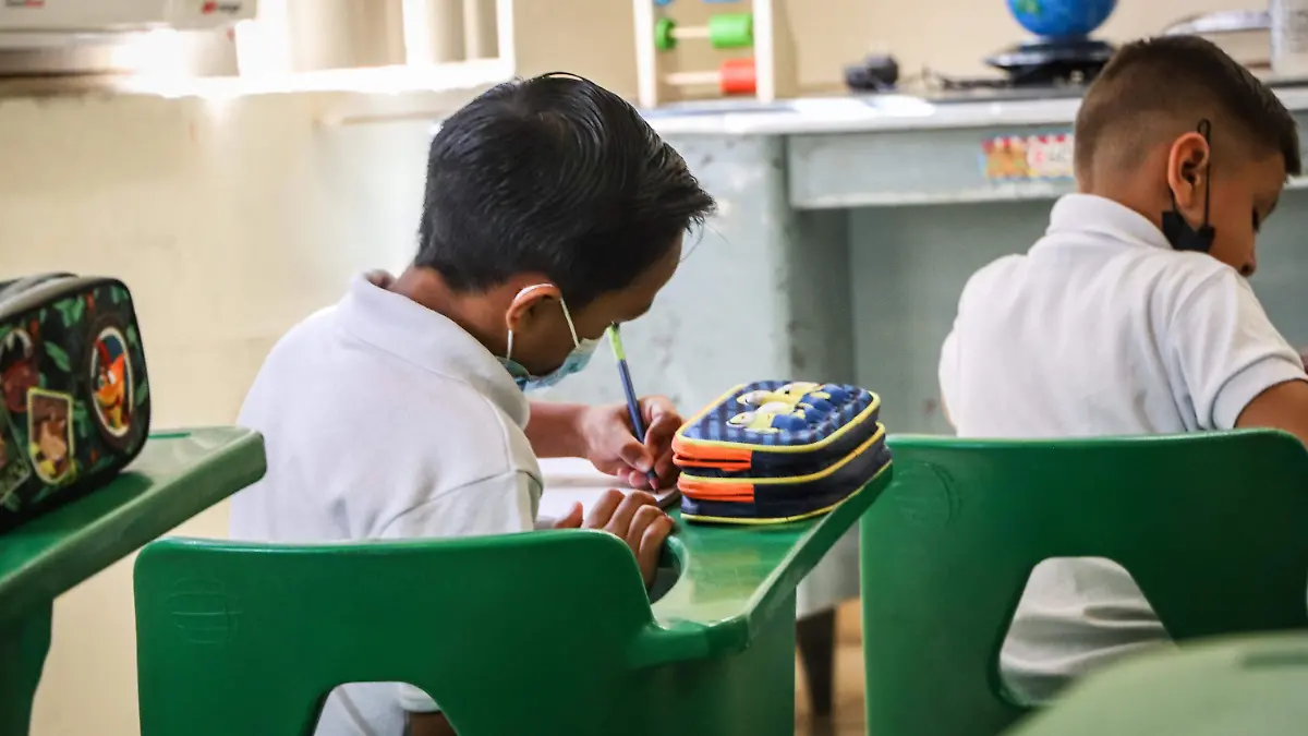 Regreso a clases presenciales Escuela Primaria Profesor Ángel Arriola - Cecilia Saijas